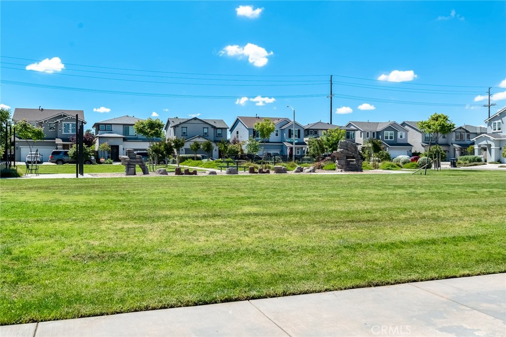 3049 N Dudley, Visalia, CA 93291