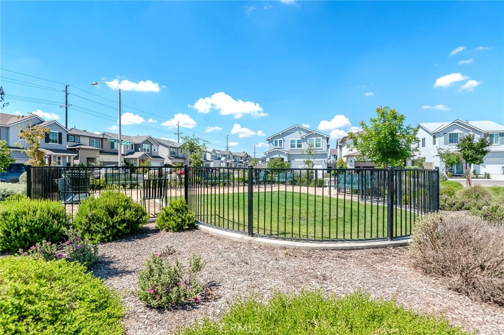 3049 N Dudley, Visalia, CA 93291