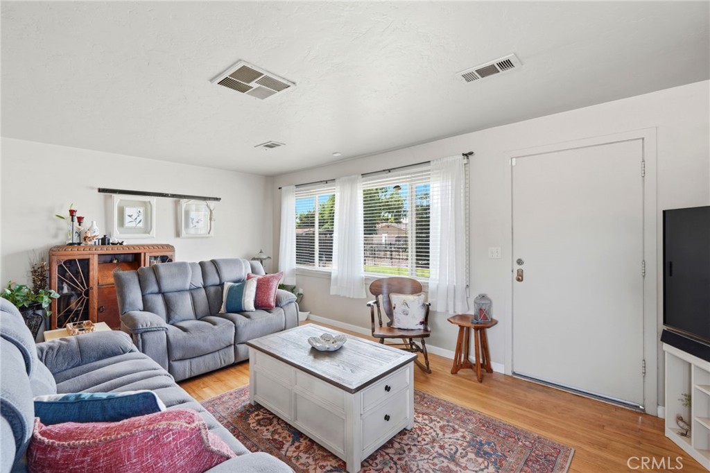 4007 W Myrtle Ave, Visalia, CA 93277