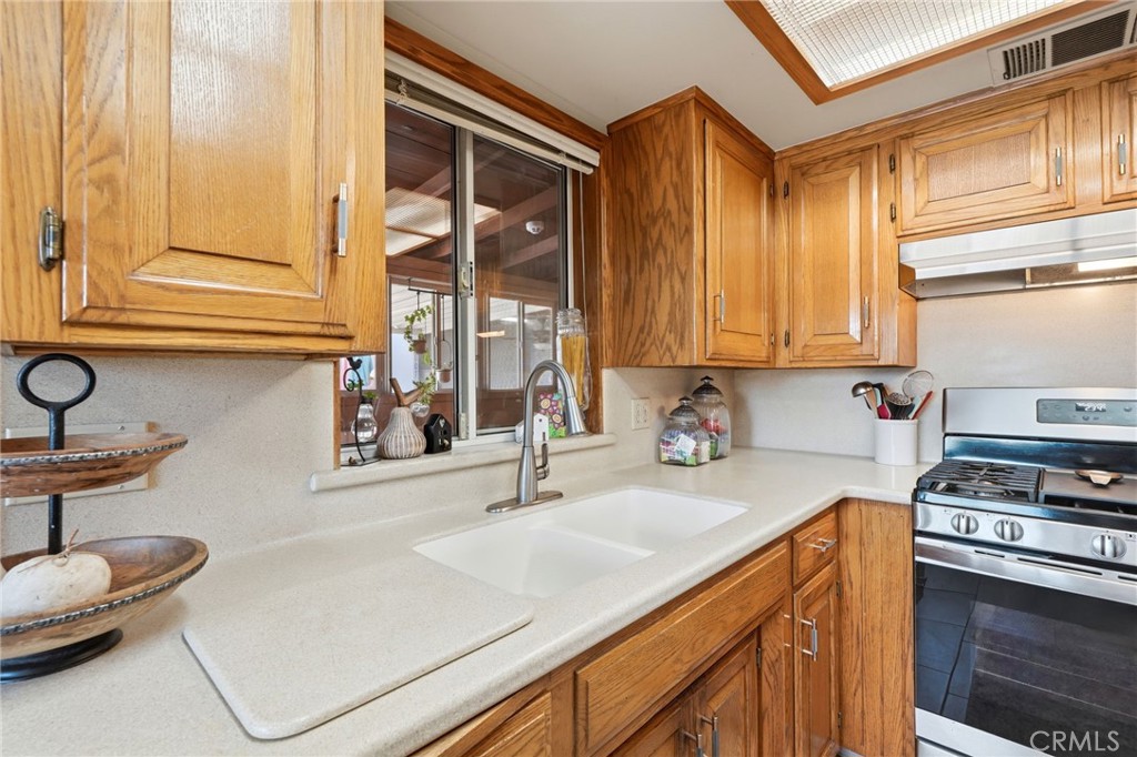 4007 W Myrtle Ave, Visalia, CA 93277