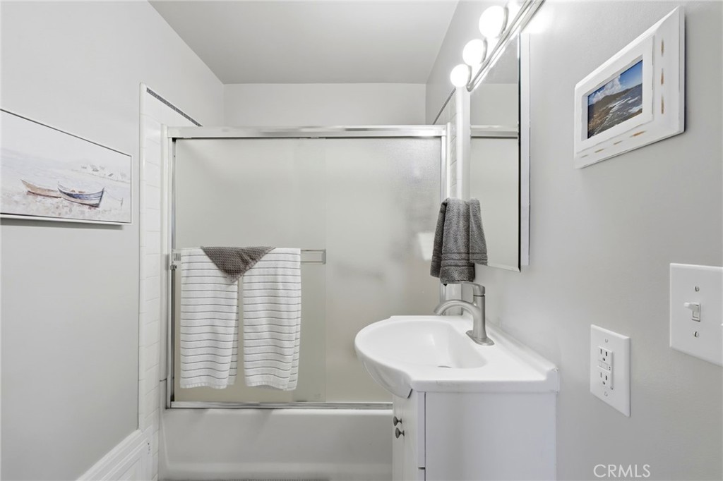 4007 W Myrtle Ave, Visalia, CA 93277