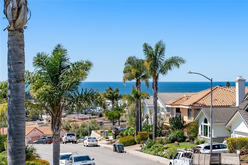 106 La Colima, Pismo Beach, CA 93449
