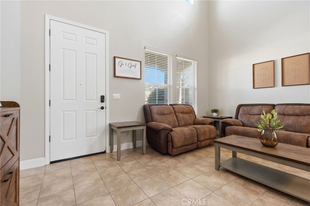 295 Johnson Ct, Tulare, CA 93274