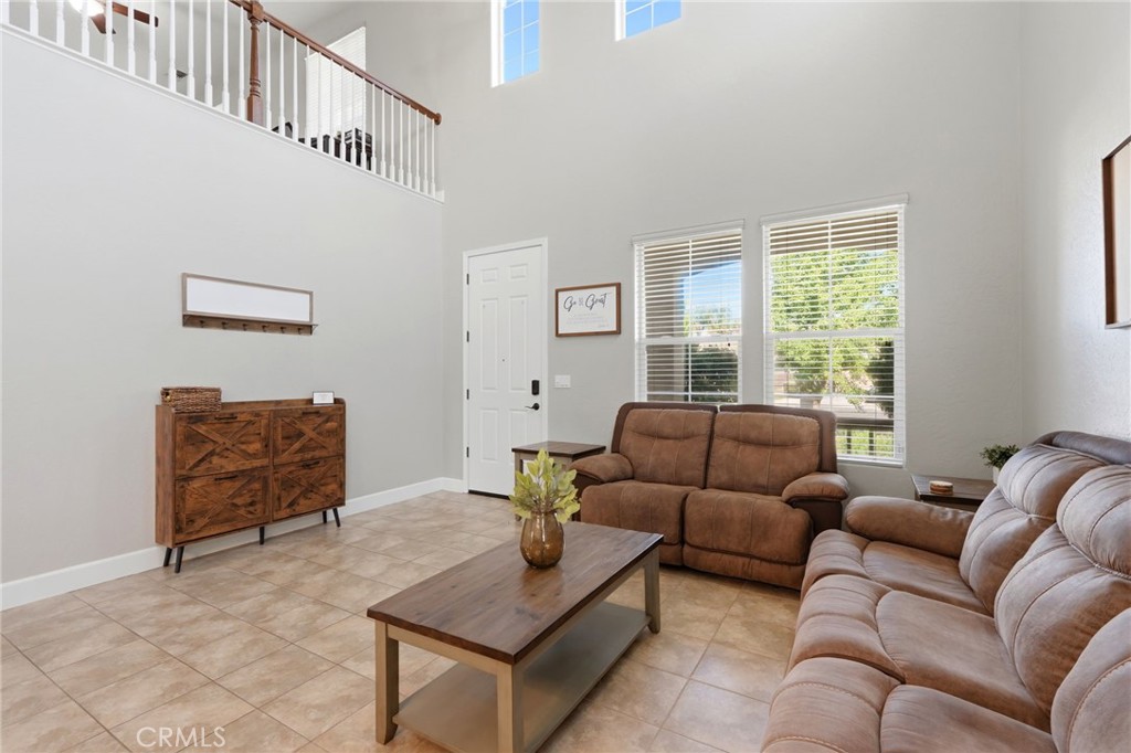 295 Johnson Ct, Tulare, CA 93274