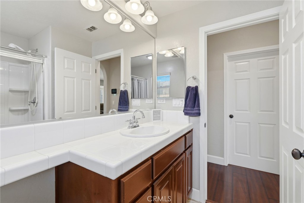 295 Johnson Ct, Tulare, CA 93274