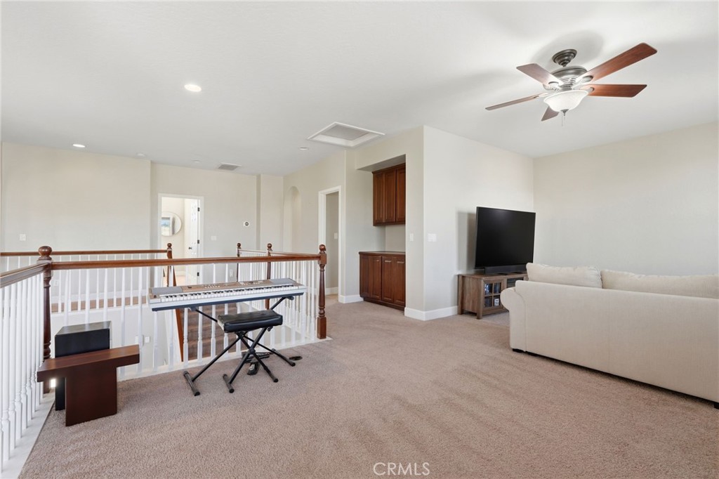 295 Johnson Ct, Tulare, CA 93274