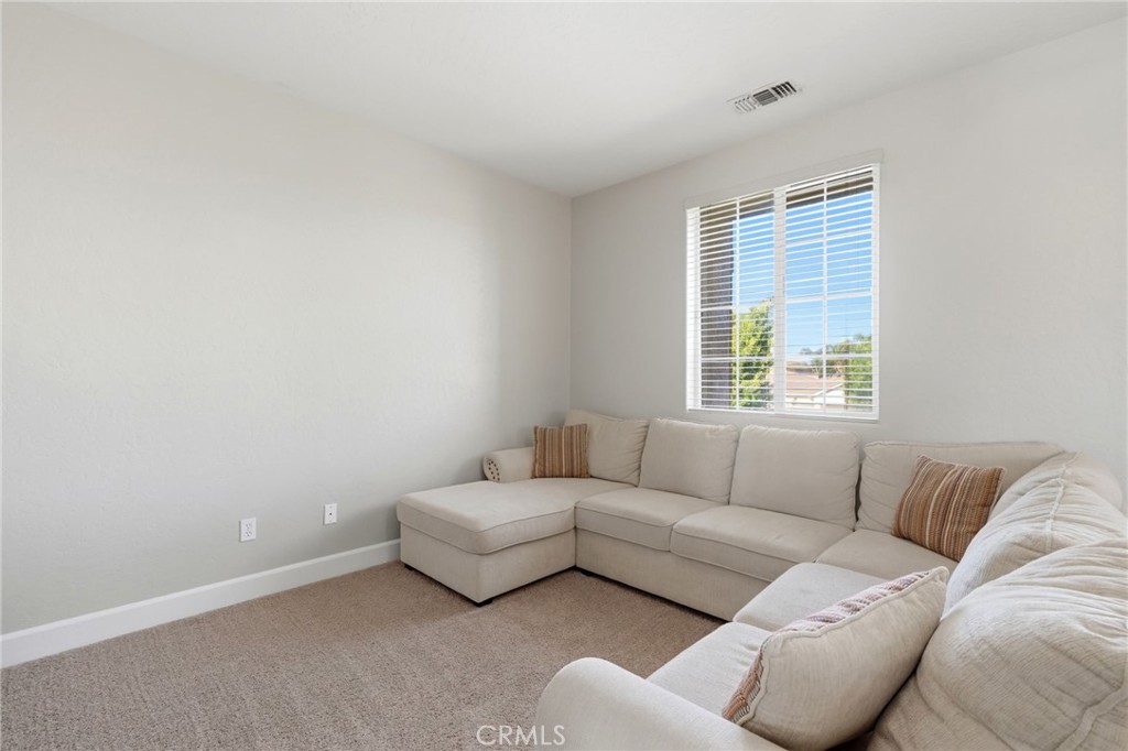 295 Johnson Ct, Tulare, CA 93274