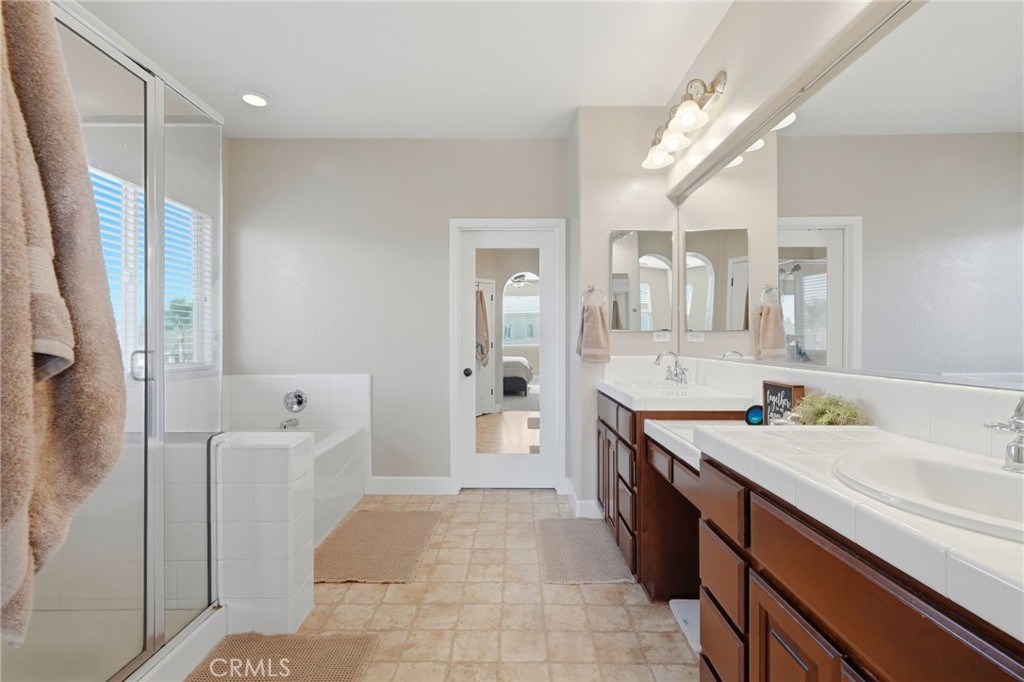 295 Johnson Ct, Tulare, CA 93274