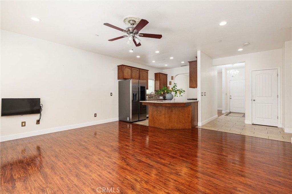 4670 N Constance, Fresno, CA 93722