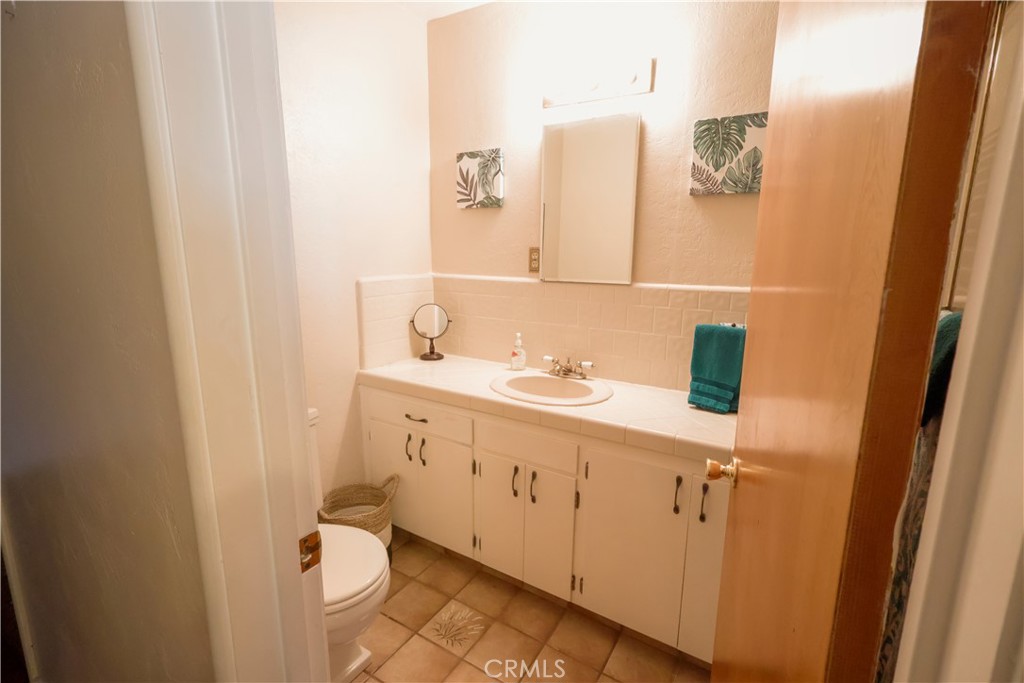 494 E Merritt Ave, Tulare, CA 93274