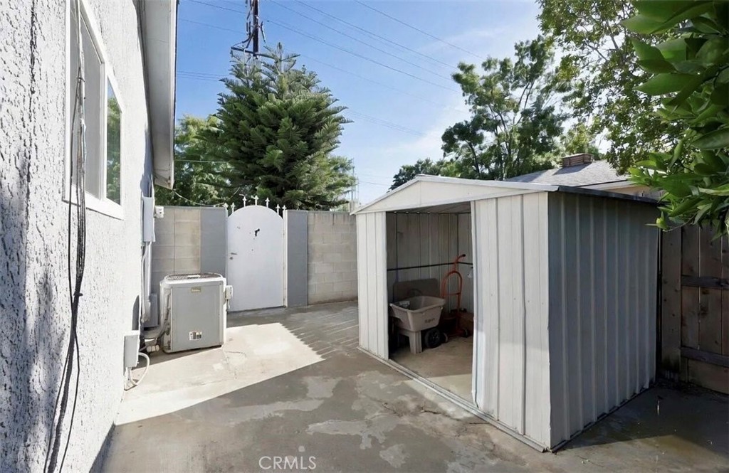 494 E Merritt Ave, Tulare, CA 93274