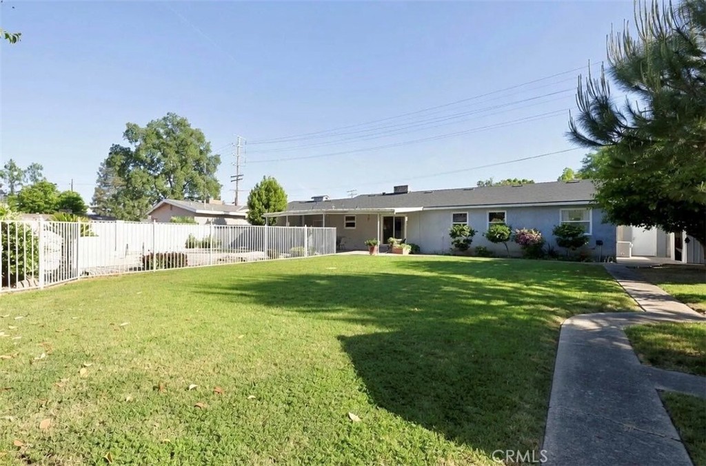 494 E Merritt Ave, Tulare, CA 93274