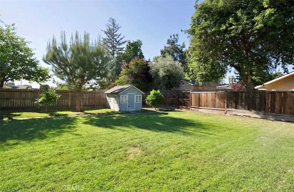 494 E Merritt Ave, Tulare, CA 93274