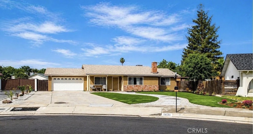 1431 E Boyer Dr, Tulare, CA 93274