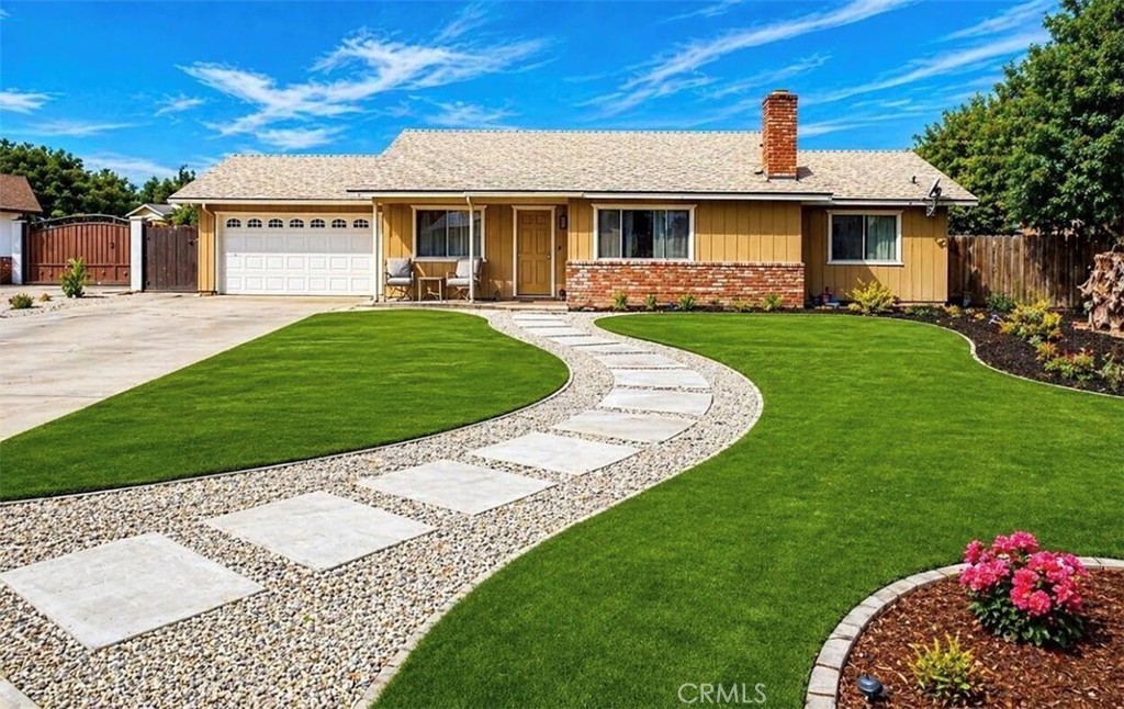 1431 E Boyer Dr, Tulare, CA 93274