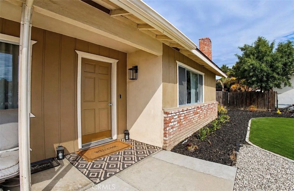 1431 E Boyer Dr, Tulare, CA 93274