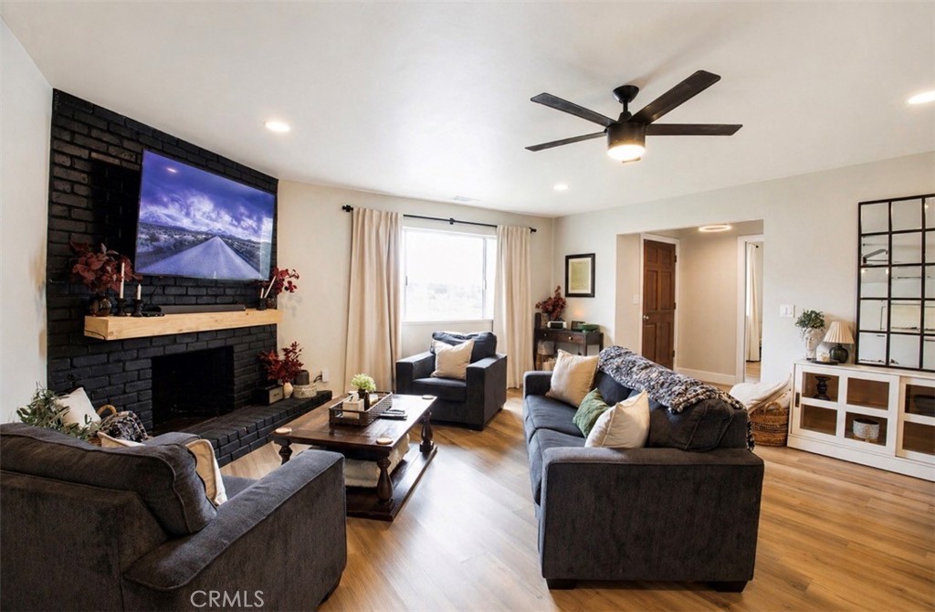 1431 E Boyer Dr, Tulare, CA 93274