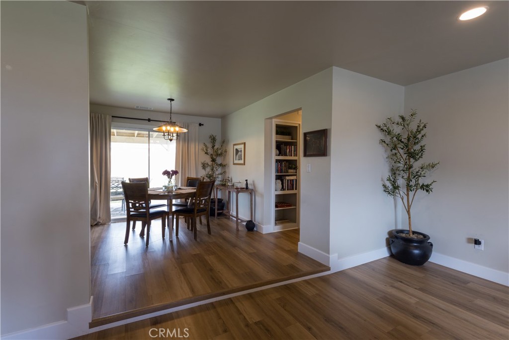 1431 E Boyer Dr, Tulare, CA 93274