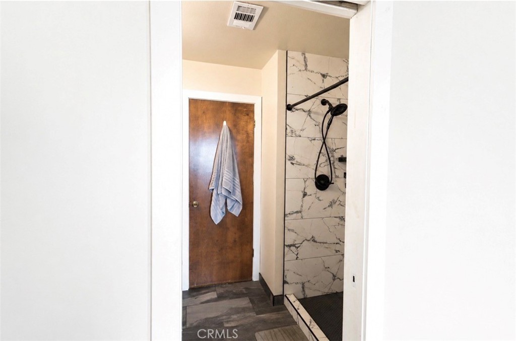 1431 E Boyer Dr, Tulare, CA 93274