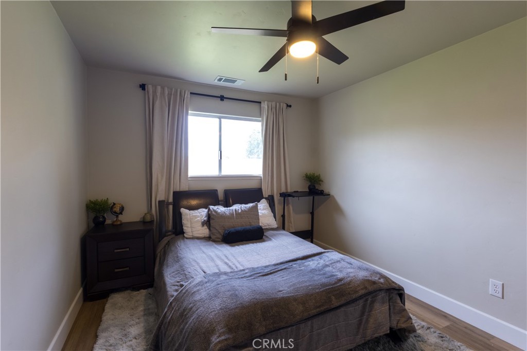 1431 E Boyer Dr, Tulare, CA 93274