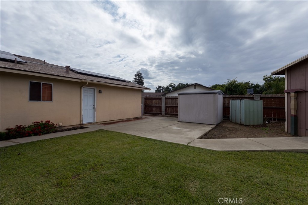 1431 E Boyer Dr, Tulare, CA 93274