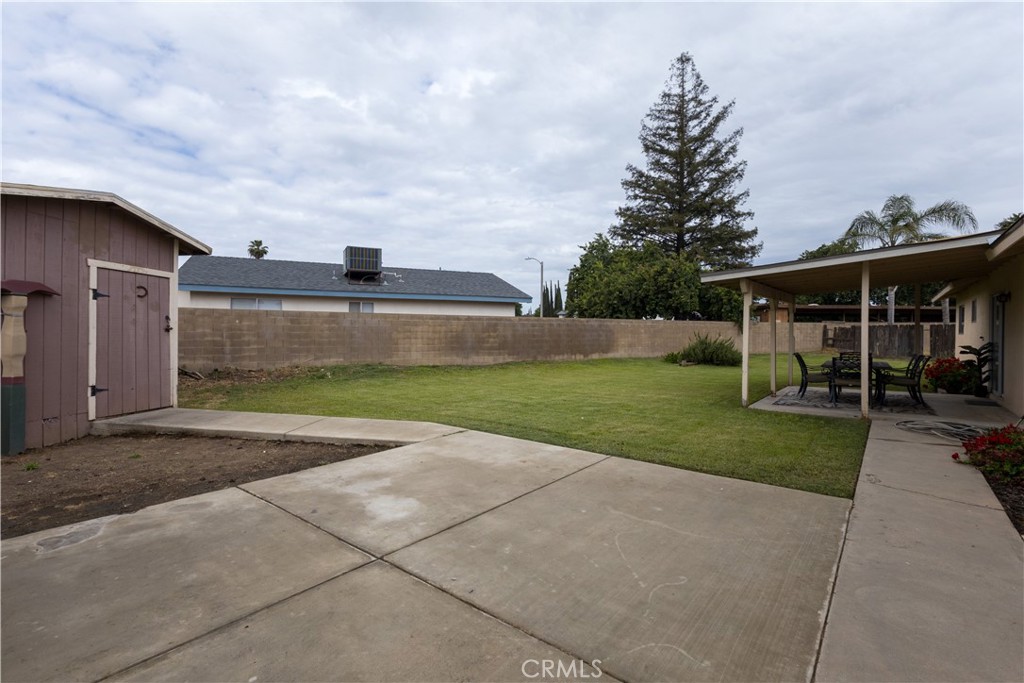 1431 E Boyer Dr, Tulare, CA 93274