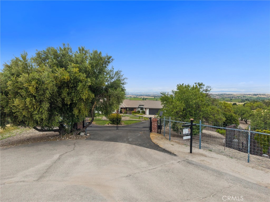 4205 High Grove Road, Templeton, CA 93465