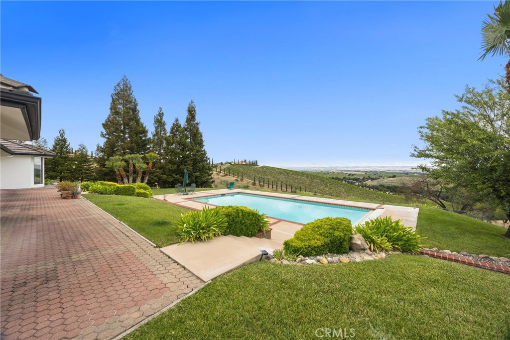 4205 High Grove Road, Templeton, CA 93465