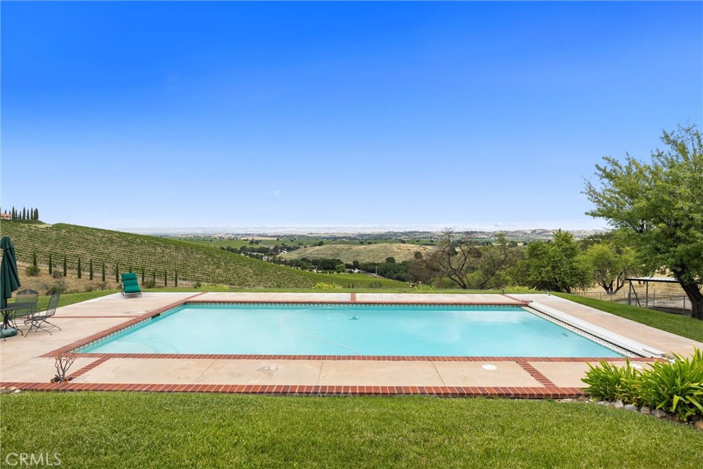 4205 High Grove Road, Templeton, CA 93465