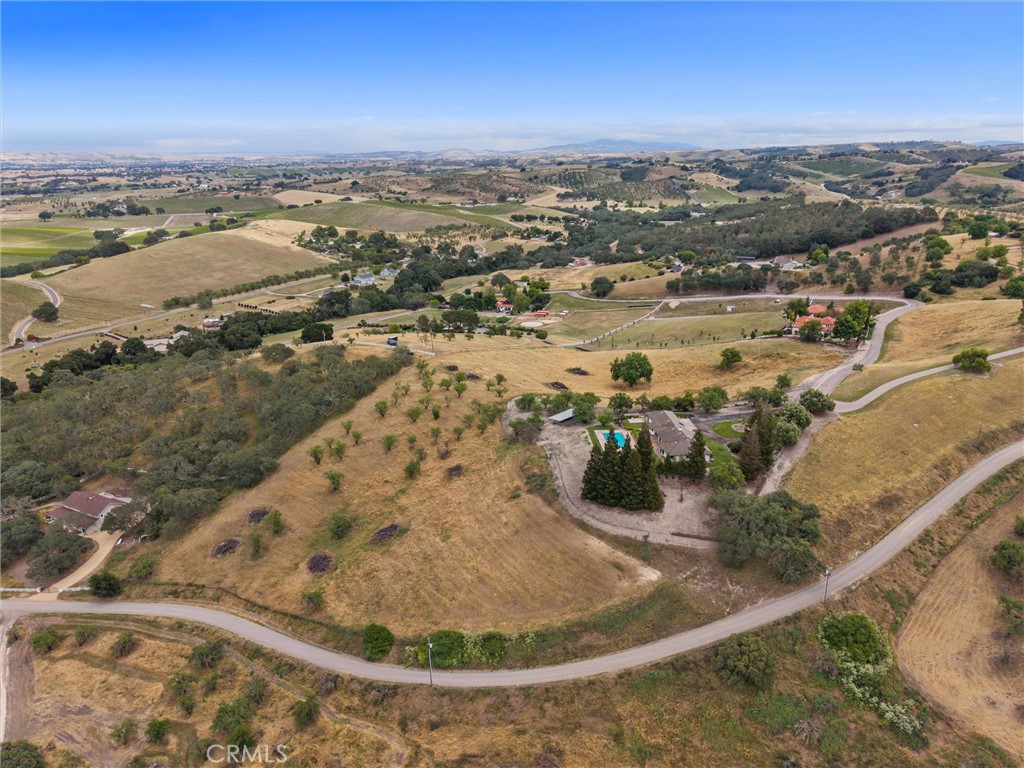 4205 High Grove Road, Templeton, CA 93465