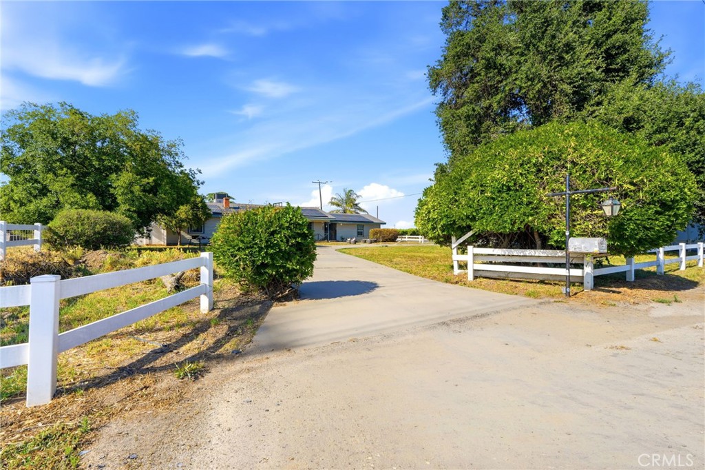 12586 Avenue 232, Tulare, CA 93274