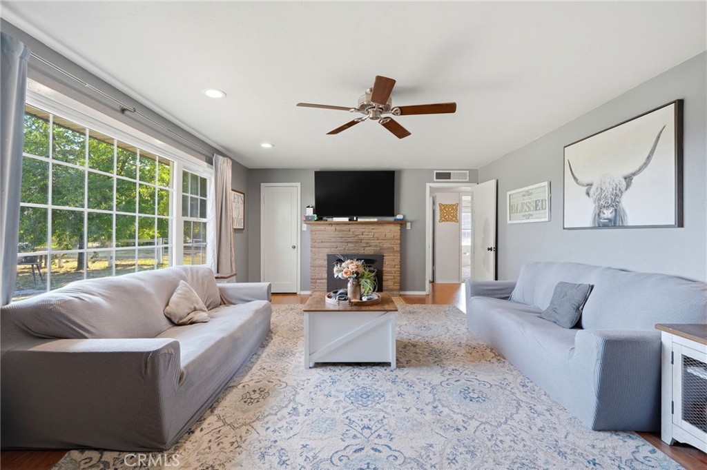 12586 Avenue 232, Tulare, CA 93274
