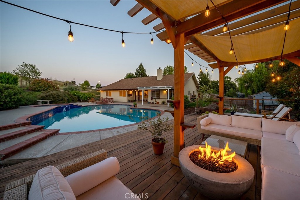 1590 Shiloh Pl, Templeton, CA 93465
