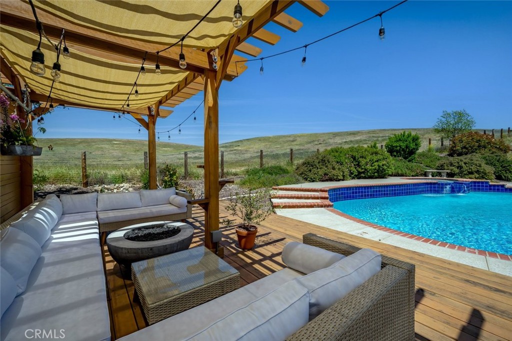 1590 Shiloh Pl, Templeton, CA 93465