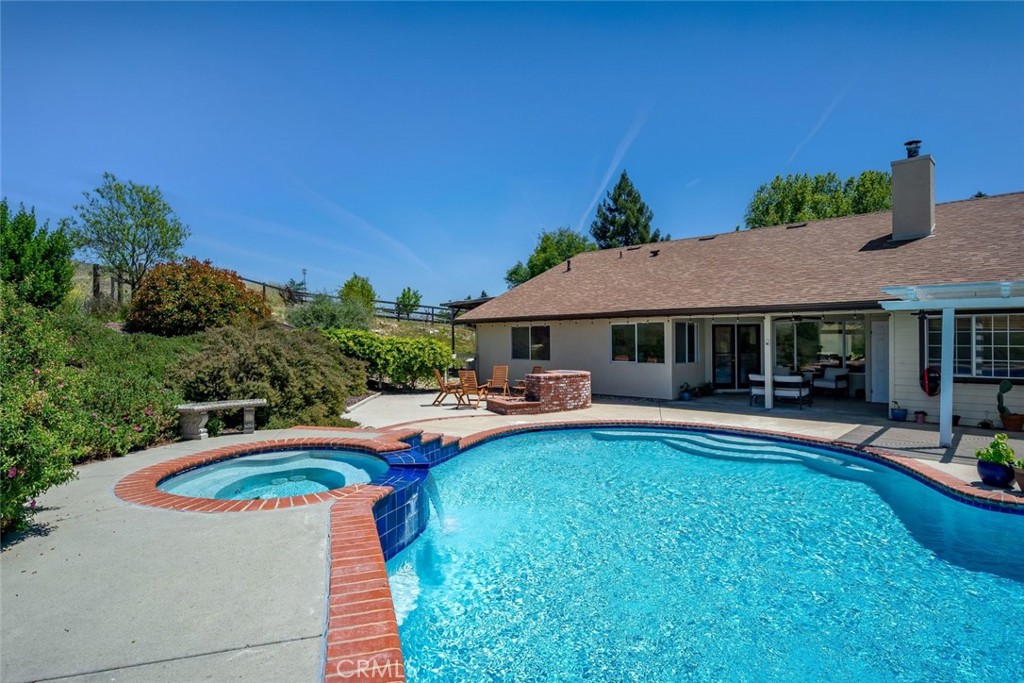 1590 Shiloh Pl, Templeton, CA 93465
