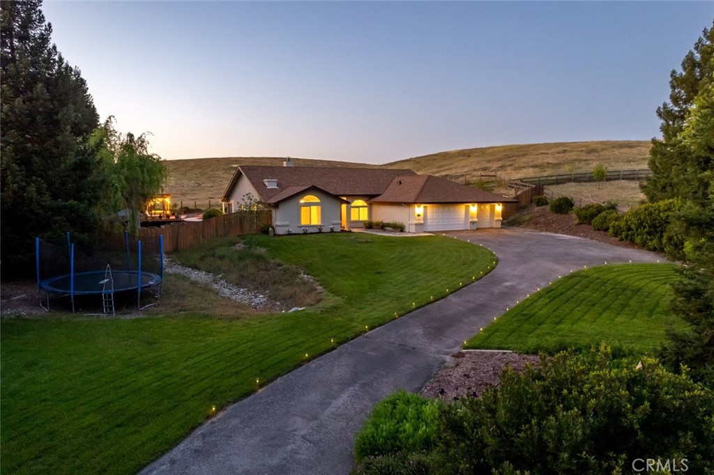 1590 Shiloh Pl, Templeton, CA 93465