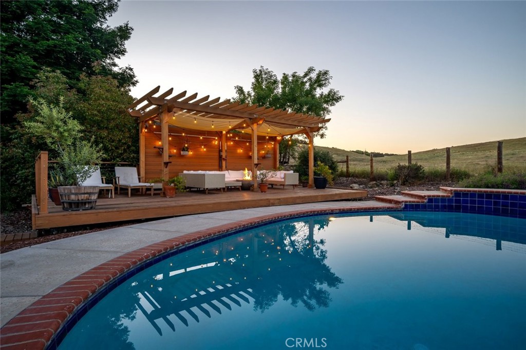 1590 Shiloh Pl, Templeton, CA 93465