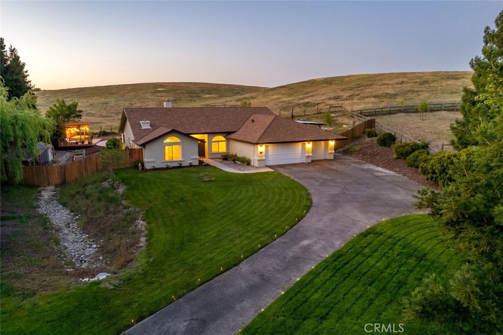 1590 Shiloh Pl, Templeton, CA 93465