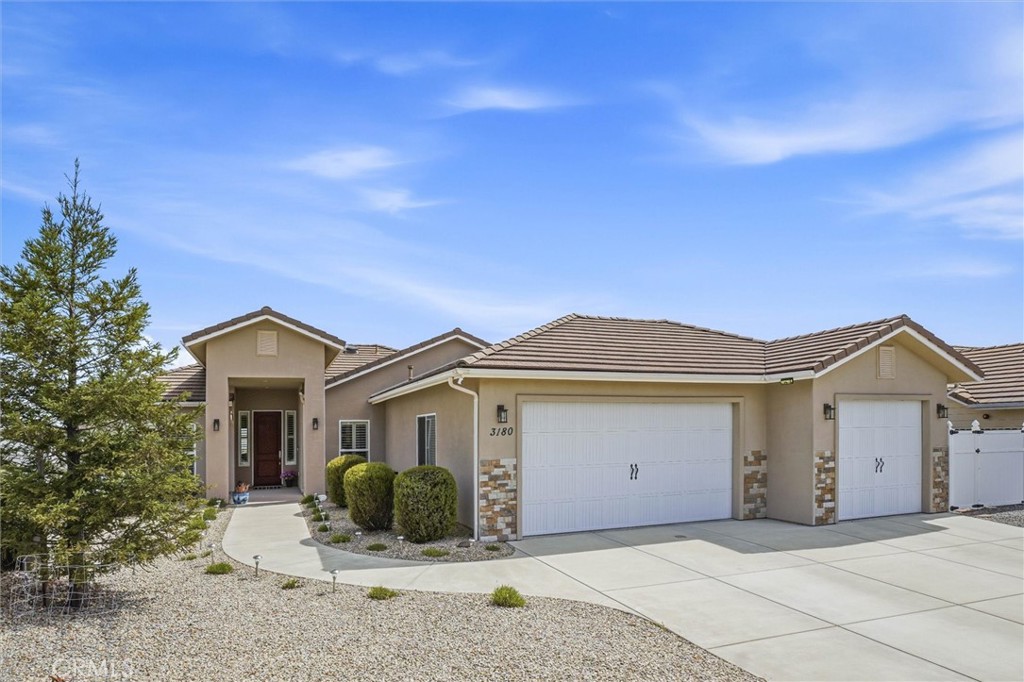 3180 Lakeside Village, Paso Robles, CA 93446