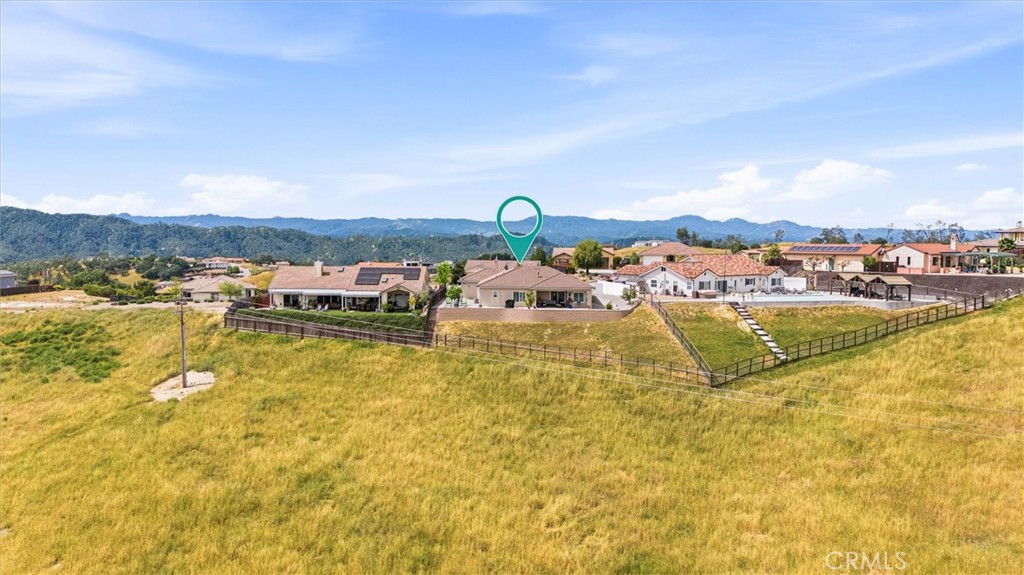 3180 Lakeside Village, Paso Robles, CA 93446