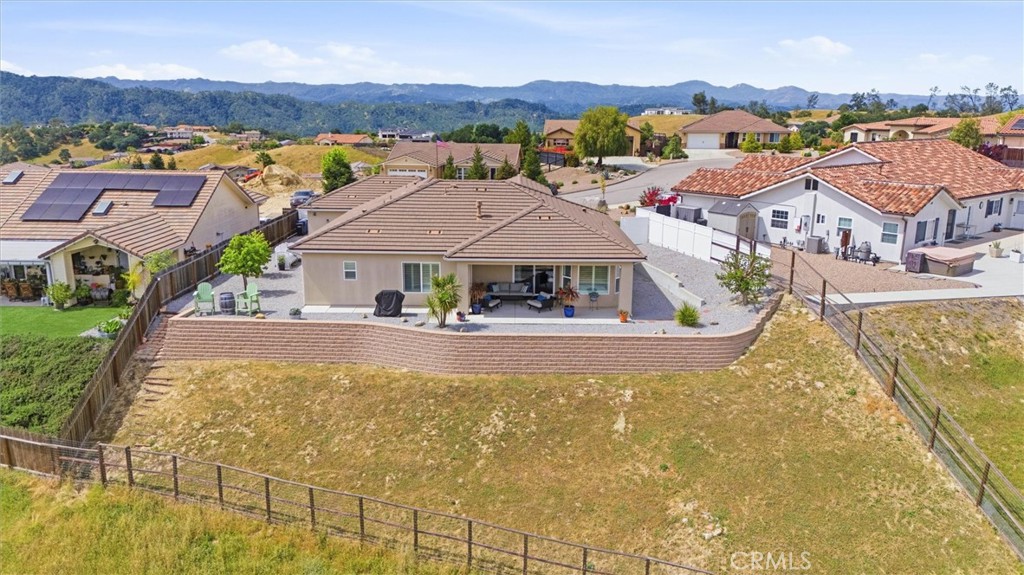 3180 Lakeside Village, Paso Robles, CA 93446
