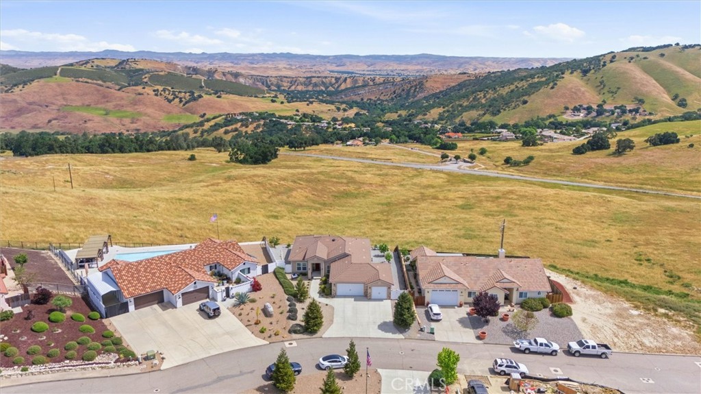 3180 Lakeside Village, Paso Robles, CA 93446