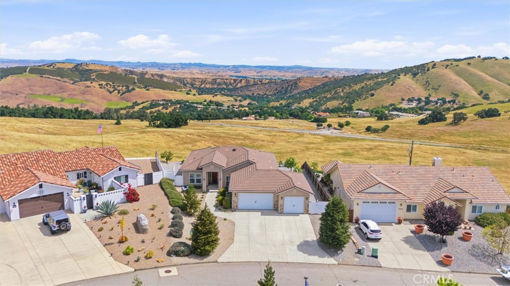3180 Lakeside Village, Paso Robles, CA 93446