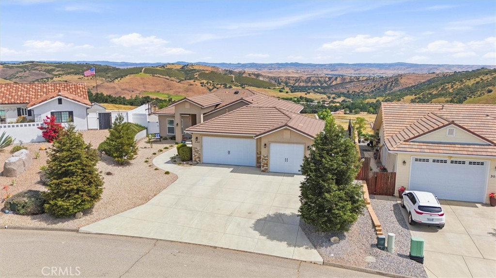 3180 Lakeside Village, Paso Robles, CA 93446