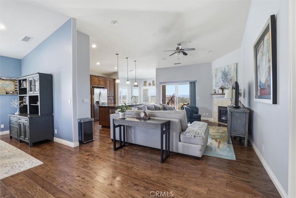3180 Lakeside Village, Paso Robles, CA 93446
