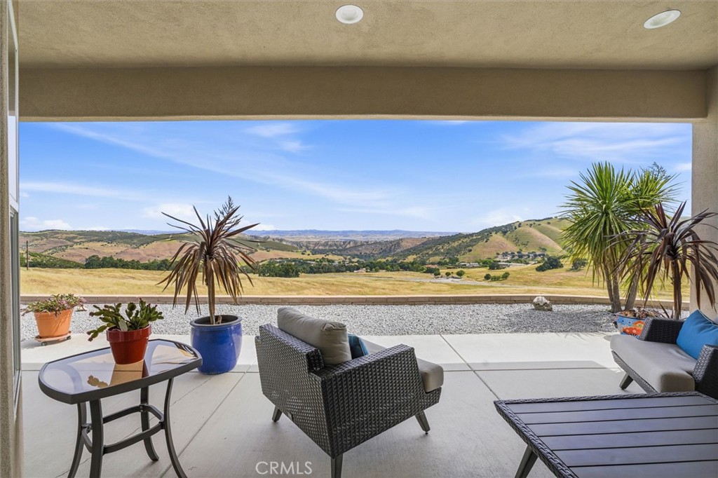 3180 Lakeside Village, Paso Robles, CA 93446