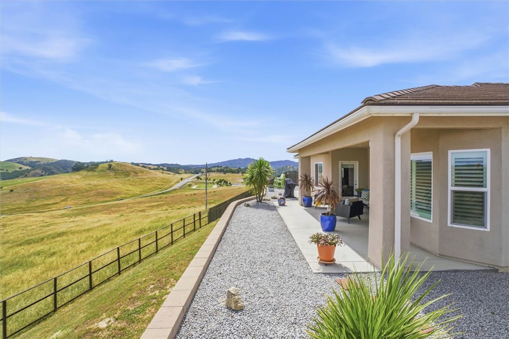 3180 Lakeside Village, Paso Robles, CA 93446