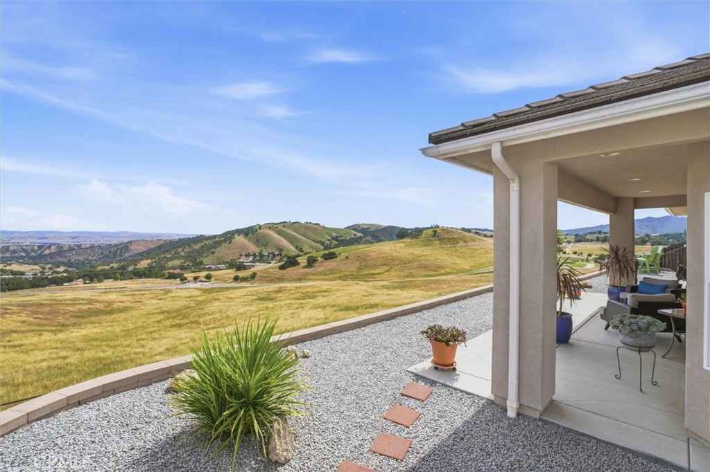 3180 Lakeside Village, Paso Robles, CA 93446