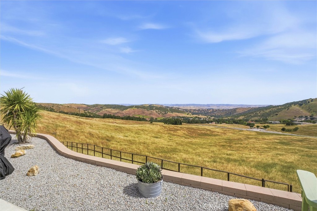 3180 Lakeside Village, Paso Robles, CA 93446