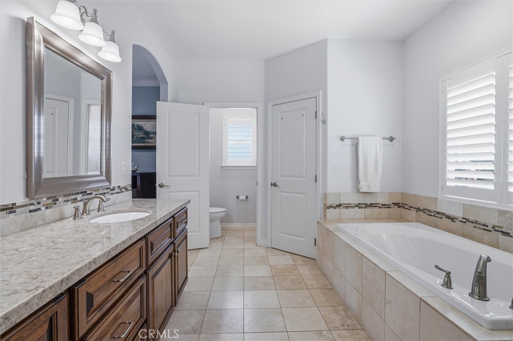 3180 Lakeside Village, Paso Robles, CA 93446